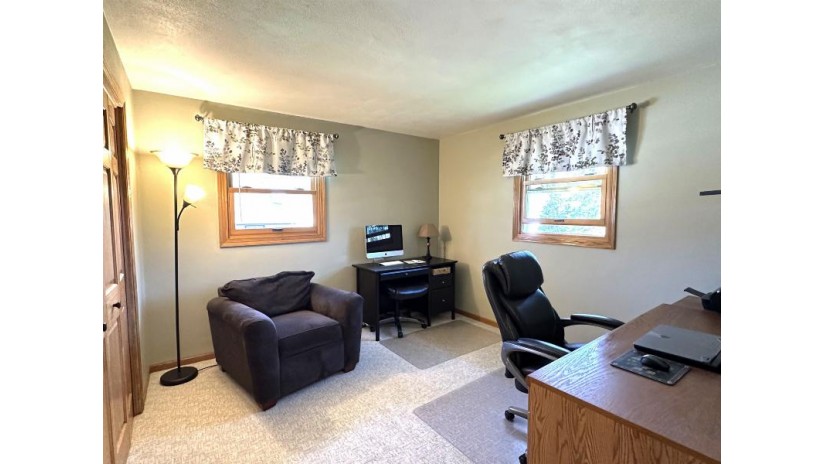1524 S Covenant Lane Appleton, WI 54915 by Coldwell Banker Real Estate Group $281,200