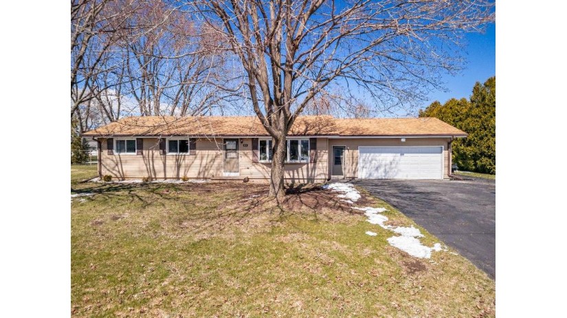 946 Olson Avenue Oshkosh, WI 54901 by Cardinal Realty, Llc - PREF: 920-268-8209 $214,900