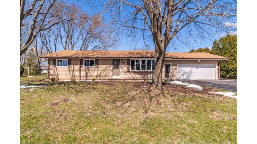 946 Olson Avenue Oshkosh, WI 54901 by Cardinal Realty, Llc - PREF: 920-268-8209 $214,900