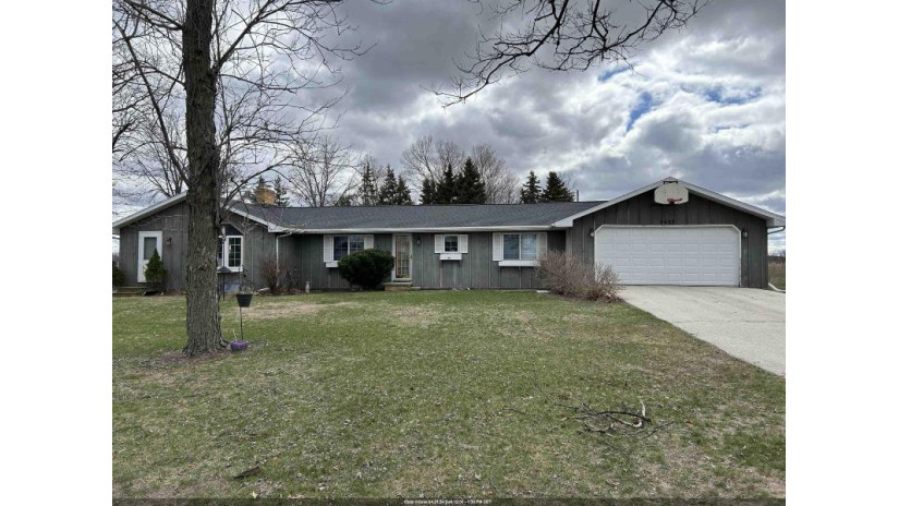 2457 Shady Court Lawrence, WI 54115 by Open Road Home Real Estate - Office: 920-246-4420 $249,900