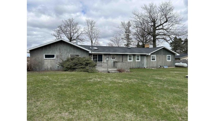 2457 Shady Court Lawrence, WI 54115 by Open Road Home Real Estate - Office: 920-246-4420 $249,900