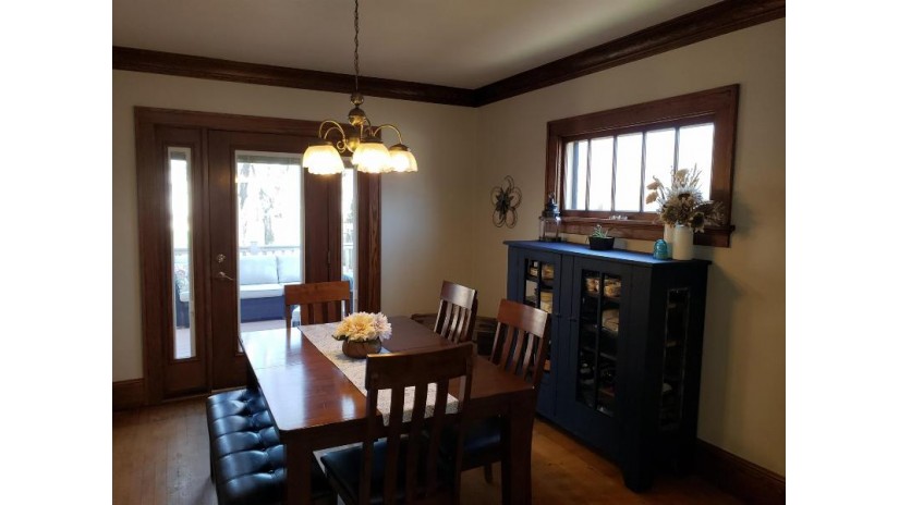 1320 Rahr Avenue Oshkosh, WI 54901 by Re/Max On The Water - OFF-D: 920-252-3633 $269,900