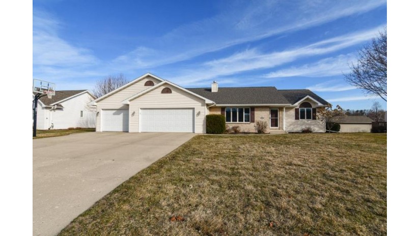 2884 Steamboat Springs Run Howard, WI 54313 by Shorewest Realtors $375,000