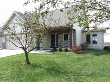 54 Hillside Circle, Fond Du Lac, WI 54935