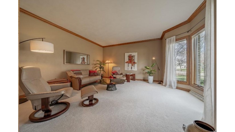 631 E Meadow Grove Boulevard Appleton, WI 54915 by Expert Real Estate Partners, Llc - OFF-D: 920-422-1234 $635,000