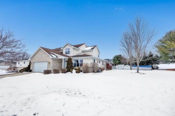 854 Krause Road, Howard, WI 54313-7381