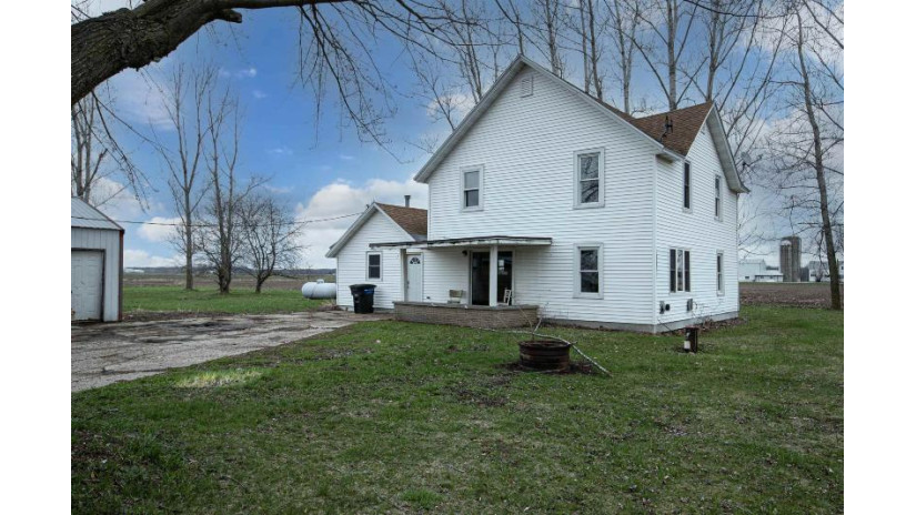 W9356 State Road 76 Maple Creek, WI 54961 by Century 21 Affiliated - CELL: 920-428-9227 $204,000