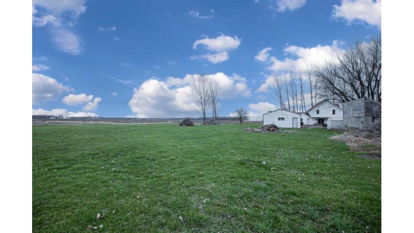 W9356 State Road 76 Maple Creek, WI 54961 by Century 21 Affiliated - CELL: 920-428-9227 $204,000