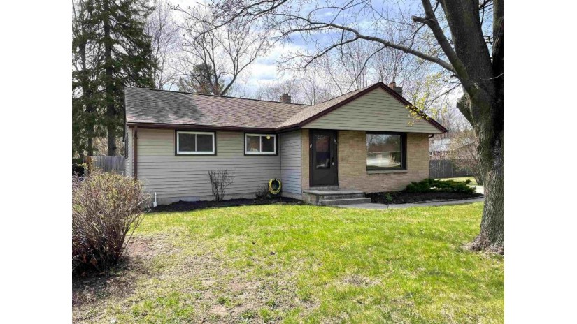 424 E Allouez Avenue Allouez, WI 54301 by Coldwell Banker Real Estate Group $234,800