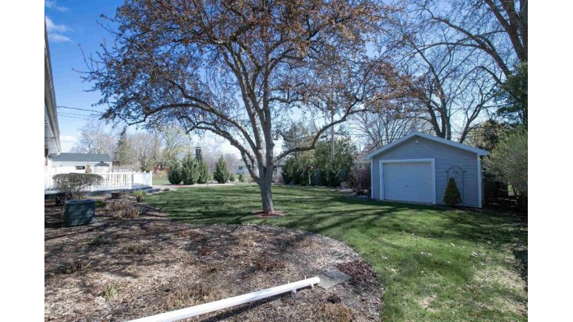 2520 Kesting Court Appleton, WI 54911 by Century 21 Affiliated - CELL: 920-428-0066 $289,000