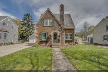 321 12th Street, Neenah, WI 54956