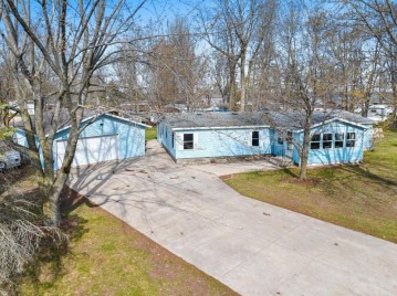 W5002 Woodland Road, Washington, WI 54166