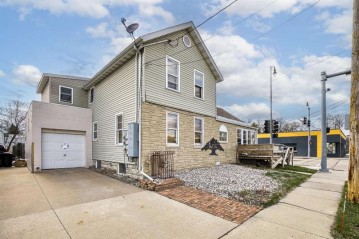 1221 N Division Street, Appleton, WI 54911