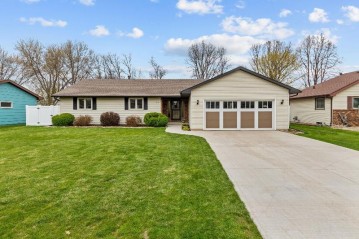 2010 W Roberts Avenue, Grand Chute, WI 54914