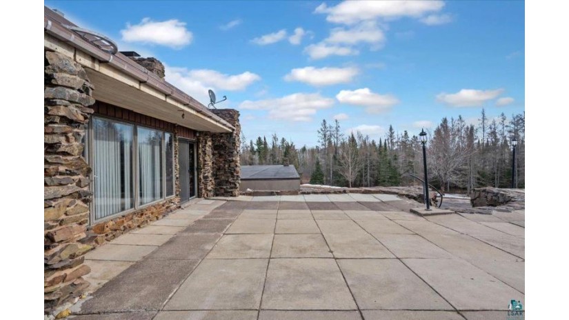 5312 South Stone Rd South Range, WI 54874 by Re/Max Results $1,100,000