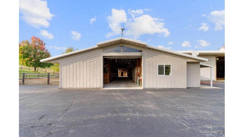 E6918 Ski Hill Road Reedsburg, WI 53959 by Restaino & Associates Era Powered - Pref: 608-225-9626 $1,899,000