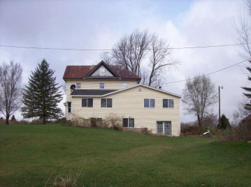 W6726 Puckaway Road, Marquette, WI 53946