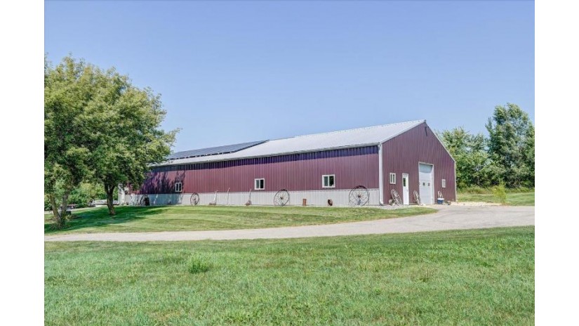 8040 Lueth Road Roxbury, WI 53583 by Bunbury & Assoc, Realtors $1,410,000