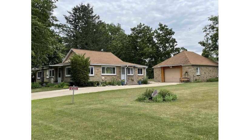 N1124 Golf Road West Point, WI 53578 by Bunbury & Assoc, Realtors $347,900