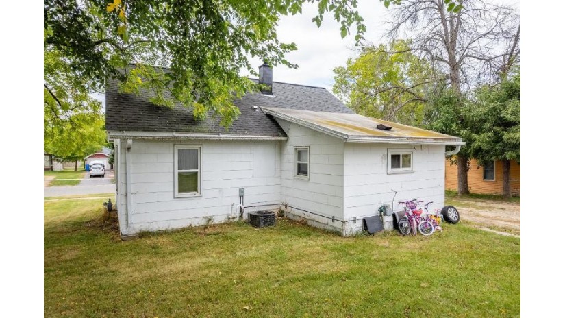 820 Vine Street Wisconsin Dells, WI 53965 by Re/Max Preferred - info@sellwd.com $289,000