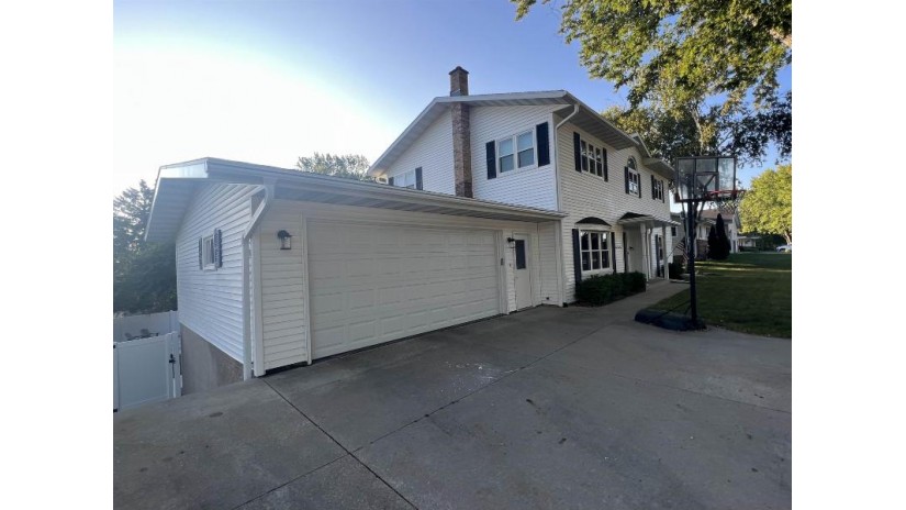 212 Strangeway Avenue Lodi, WI 53555 by Century 21 Affiliated $565,000