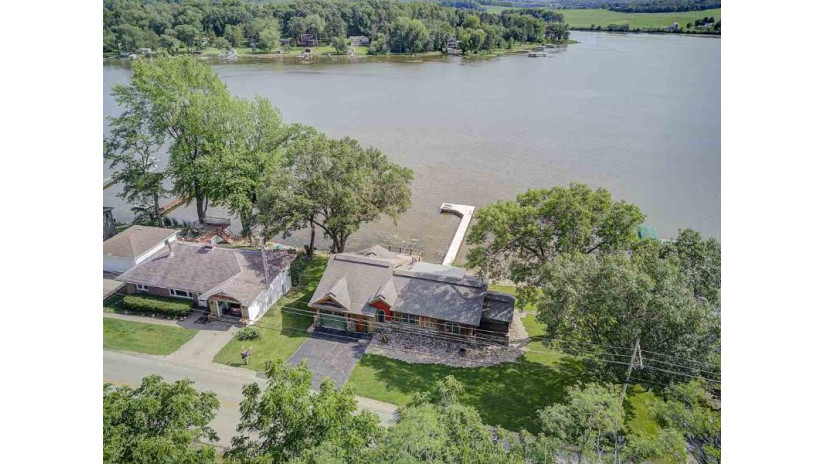 W11373 County Road V Lodi, WI 53555 by Restaino & Associates Era Powered - Pref: 608-577-2245 $849,000