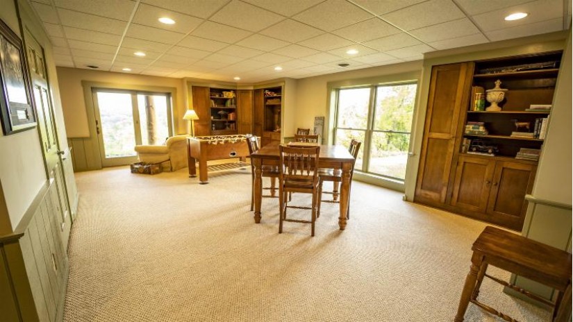 26740 Cooper Hill Road Richland, WI 53581 by First Weber Inc - HomeInfo@firstweber.com $1,450,000