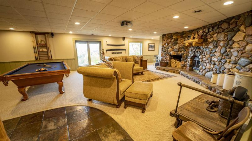 26740 Cooper Hill Road Richland, WI 53581 by First Weber Inc - HomeInfo@firstweber.com $1,450,000