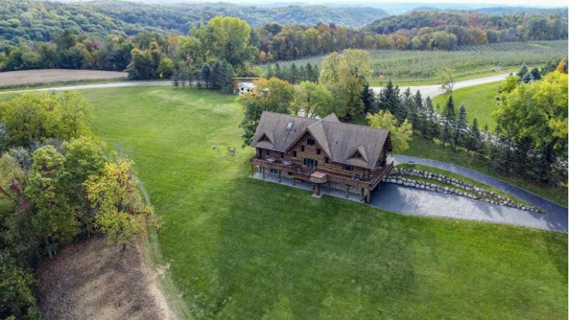 26740 Cooper Hill Road Richland, WI 53581 by First Weber Inc - HomeInfo@firstweber.com $1,450,000