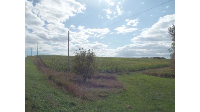 7962 County Road M Wiota, WI 53522 by Jim Sullivan Realty, Inc. $449,000