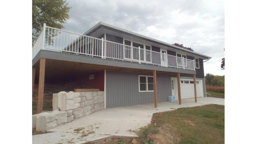 7962 County Road M Wiota, WI 53522 by Jim Sullivan Realty, Inc. $449,000