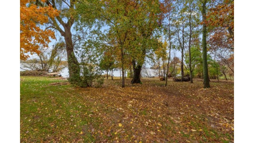 N9550 Mill Road Westford, WI 53933 by Mandi Saucerman Real Estate - Pref: 920-887-1700 $525,000