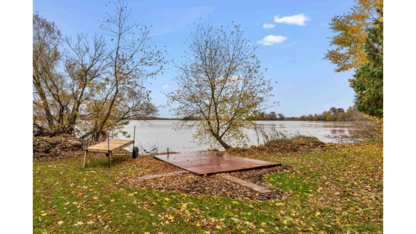 N9550 Mill Road Westford, WI 53933 by Mandi Saucerman Real Estate - Pref: 920-887-1700 $525,000