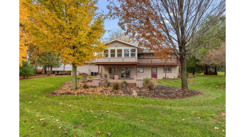 N9550 Mill Road Westford, WI 53933 by Mandi Saucerman Real Estate - Pref: 920-887-1700 $525,000