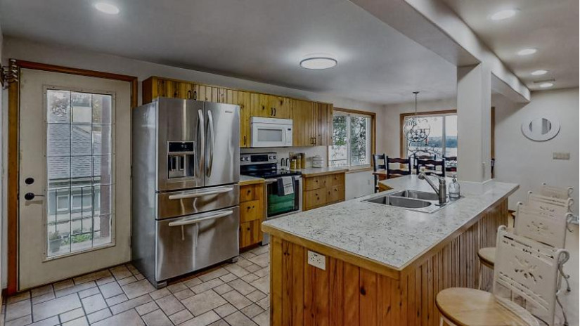 N2381 Highway 188 West Point, WI 53555 by Spencer Real Estate Group - team@spencerreg.com $899,000