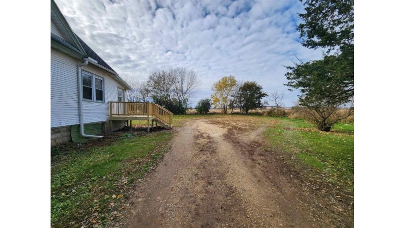 20369 Highway 60 Eagle, WI 53573 by Wilkinson Auction & Realty Co. $224,900