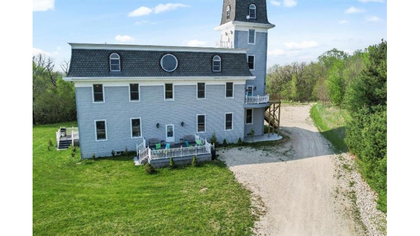 W5709 Fox Hill Road Koshkonong, WI 53538 by Fathom Realty, Llc - kdelaprealestate@gmail.com $3,499,900