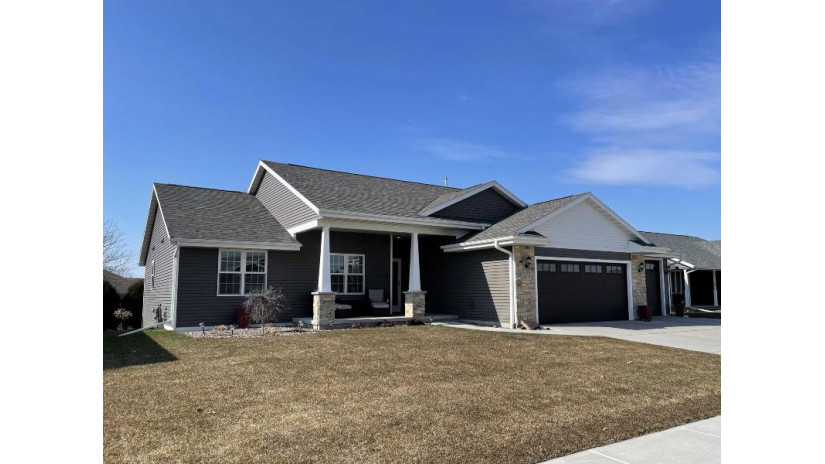 2671 Kells Way Janesville, WI 53546 by Shorewest Realtors $575,000