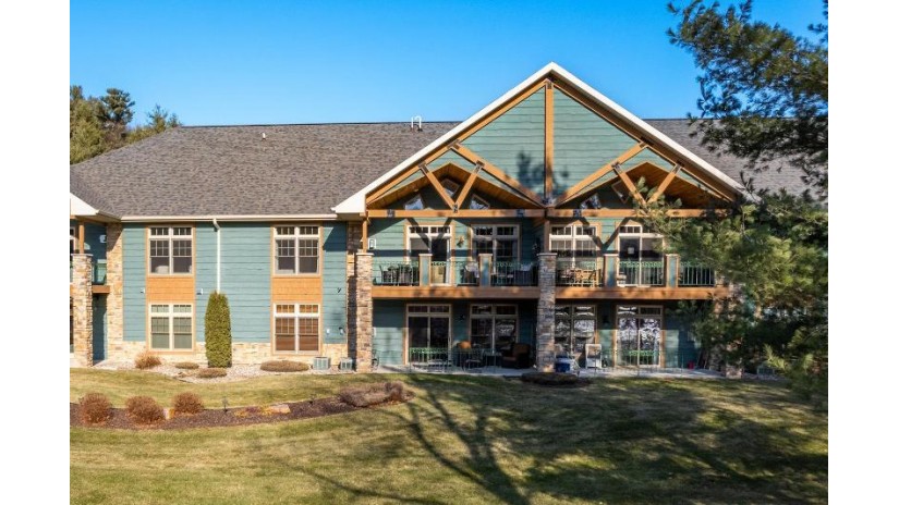 40 Illinois Avenue 3 Wisconsin Dells, WI 53965 by Re/Max Preferred - info@sellwd.com $439,000