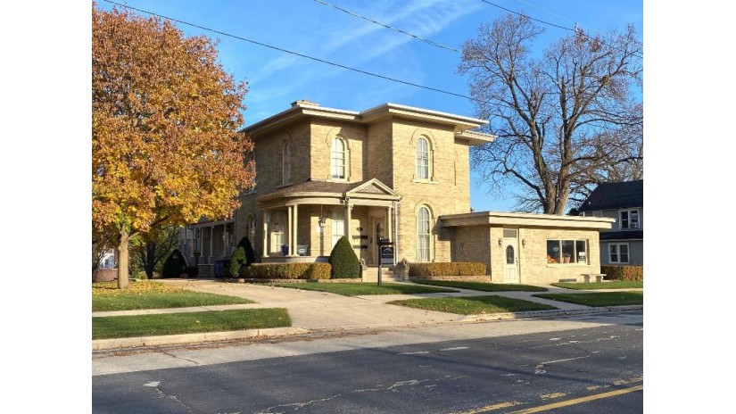 229 N Ludington Street Columbus, WI 53925 by Tri-County Real Estate, Inc. $945,000