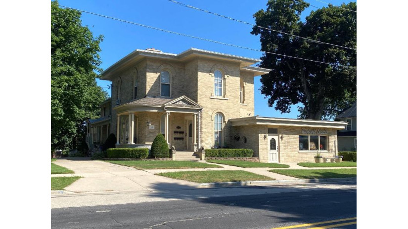 229 N Ludington Street Columbus, WI 53925 by Tri-County Real Estate, Inc. $945,000