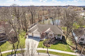 5912 Oak Hollow Drive, McFarland, WI 53558