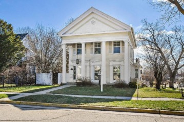 206 N Ludington Street, Columbus, WI 53925