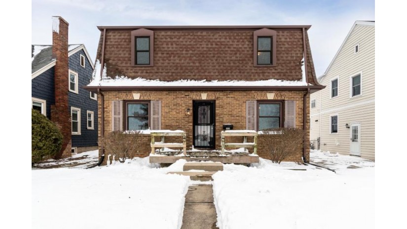 513 South Shore Drive Madison, WI 53715 by Sprinkman Real Estate $735,000