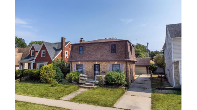 513 South Shore Drive Madison, WI 53715 by Sprinkman Real Estate $735,000