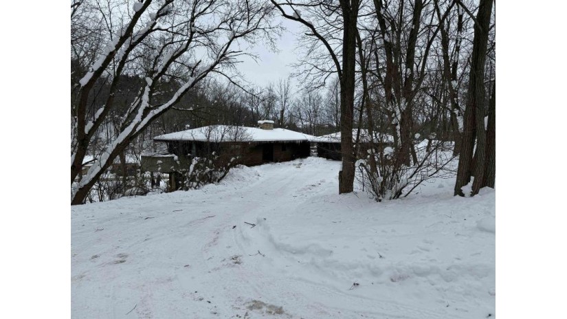 111 Old Darlington Road Mineral Point, WI 53565 by Re/Max Preferred $473,000
