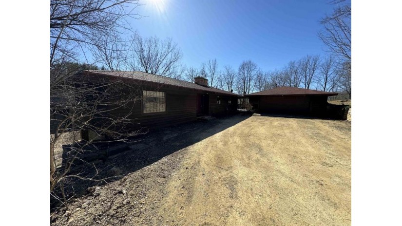 111 Old Darlington Road Mineral Point, WI 53565 by Re/Max Preferred $473,000