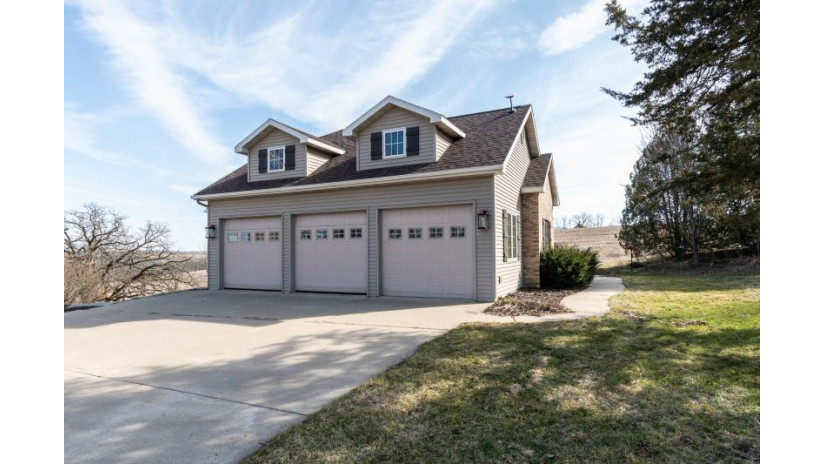 539 Ayen Road Moscow, WI 53544 by Sprinkman Real Estate $1,195,000