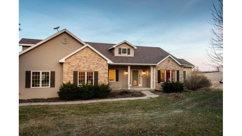 539 Ayen Road Moscow, WI 53544 by Sprinkman Real Estate $1,195,000