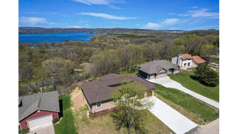 W11018 Lake View Drive Lodi, WI 53555 by Re/Max Preferred - Pref: 608-219-6668 $995,000